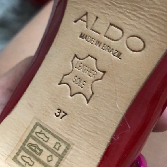 Aldo Red Hi Heels 👠 - Picture 3 of 4